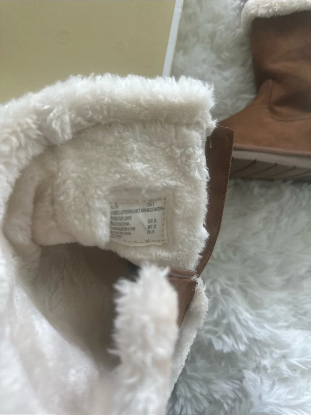 Used Little Girls MK Chestnut Brown Suede Boots with Cream Shearling Trim size 3